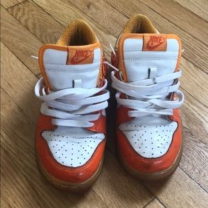 Used Nike Dunks Orange 🍊 White Size 7.5 Women 🔥